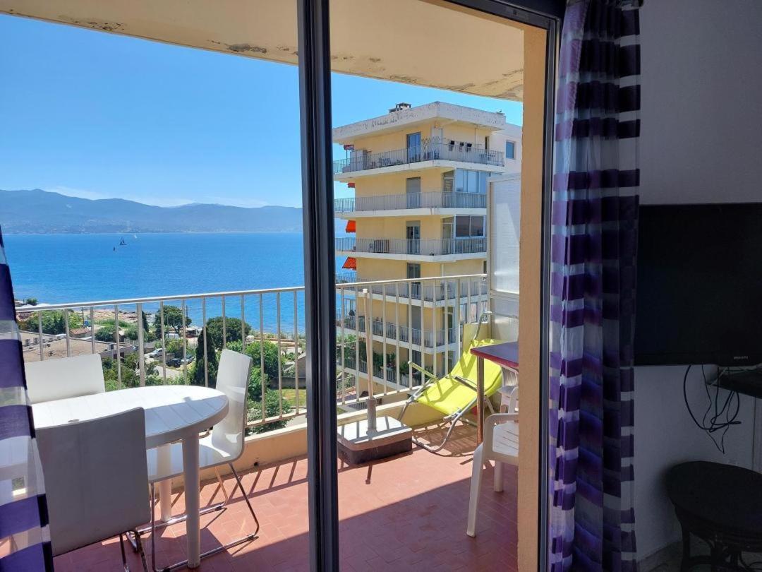 Ajaccio Vue Imprenable Appt 3 P Pour 4 Ou 5 Personnes Sanguinaires 300M Plages Et Merpersonnes Apartment Exterior photo